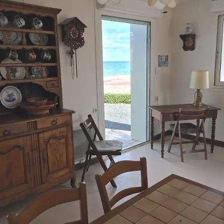 5 Personnes En Front De Mer, Grand Jardin - Gold Beach, Patrimoine Mondial Unesco Asnelles