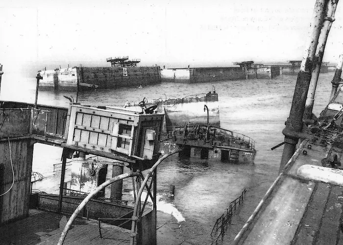 Villa Lumineuse En Front De - Gold