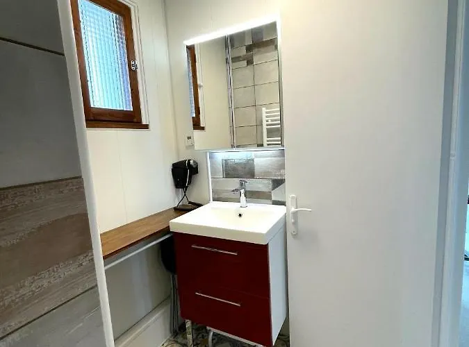 Villa Lumineuse En Front De - Gold