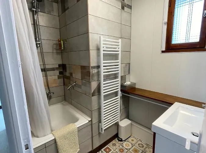 Villa Lumineuse En Front De - Gold *